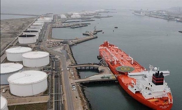 دبیر انجمن صنعت بانکرینگ خواستار شد: کاهش قیمت سوخت رسانی به کشتی ها برای افزایش جذابیت بنادر ایران