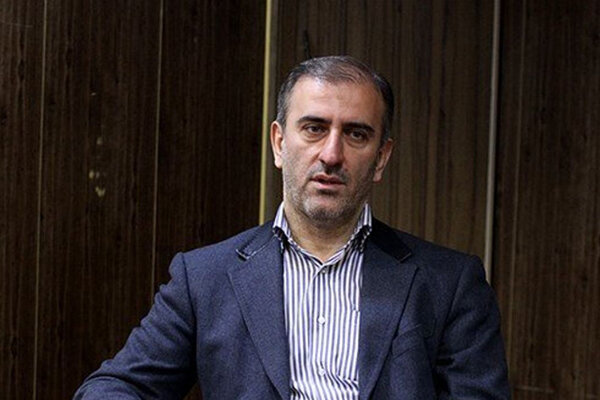 رئیس کمیته نظارت شورای اسلامی شهر تهران: شهر تهران را پر از تابلو راهنما نکنید