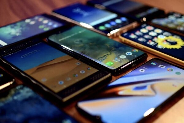 واردات ۱.۴ میلیون دستگاه تلفن همراه به کشور/ رشد ۱۴۵ درصدی واردات