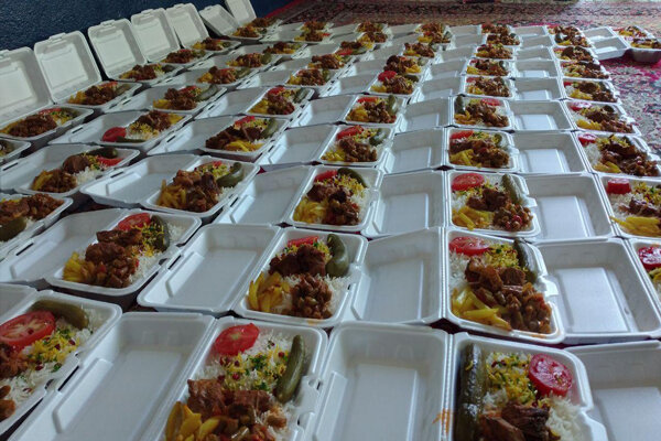 ۱۴ هزار بسته غذای گرم در روز عید غدیر خم در شهر محمدیه توزیع شد