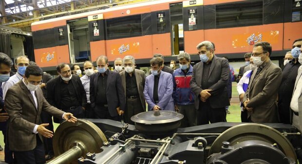عضو مجمع تشخیص مصلحت نظام عنوان کرد: ابراز امیدواری نسبت به تامین منابع مالی تولید یک هزار دستگاه قطار