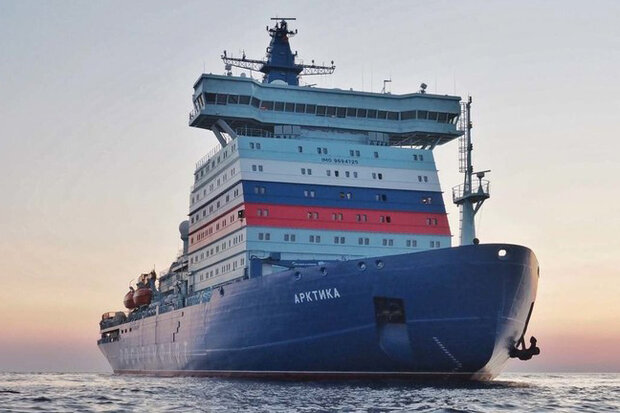 بزرگترین و قدرتمندترین کشتی یخ‌شکن اتمی جهان در روسیه مجوز گرفت