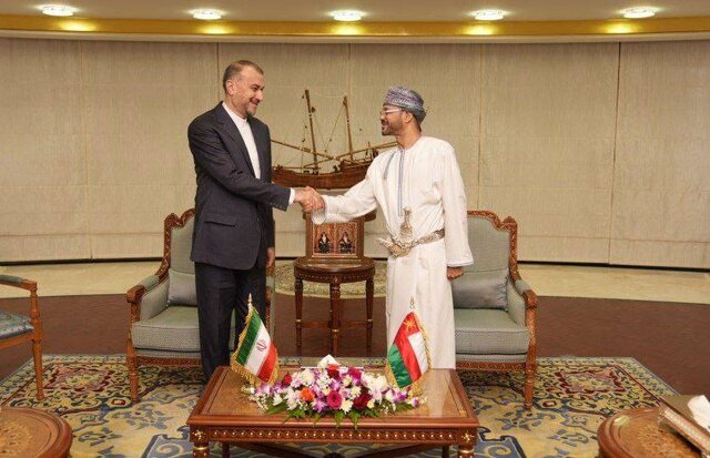 وزیر امور خارجه عمان خبر داد : رایزنی با امیرعبداللهیان برای امضای توافق تجارت ترجیحی بین ایران و عمان
